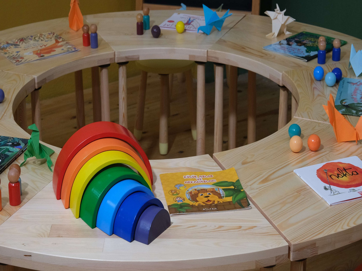 Woodnjoy Sekiz Parçalı Yuvarlak Duyusal Etkinlik Masası